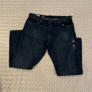 GAP Mens Jeans 40x32 Blue Denim Straight Cut Pants medium Wash NWT